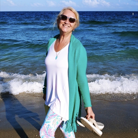 Brighton, Lilly Pulitzer, Tommy Bahama, Coach , seaglass jewelry, pottery, art - Picture 1 of 1